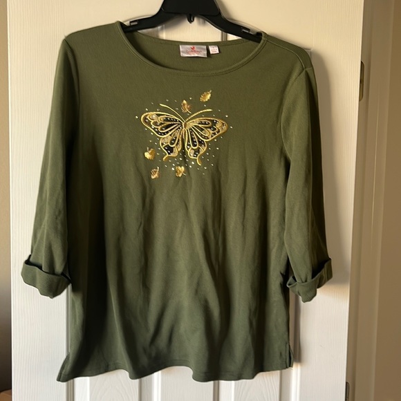 Quacker Factory Tops - 𝅺Quacker Factory Olive Green shirt size L
